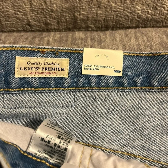 Levi's 501® Original Cutoff Denim Shorts Ojai Light Stone Size 33 - Picture 3 of 8